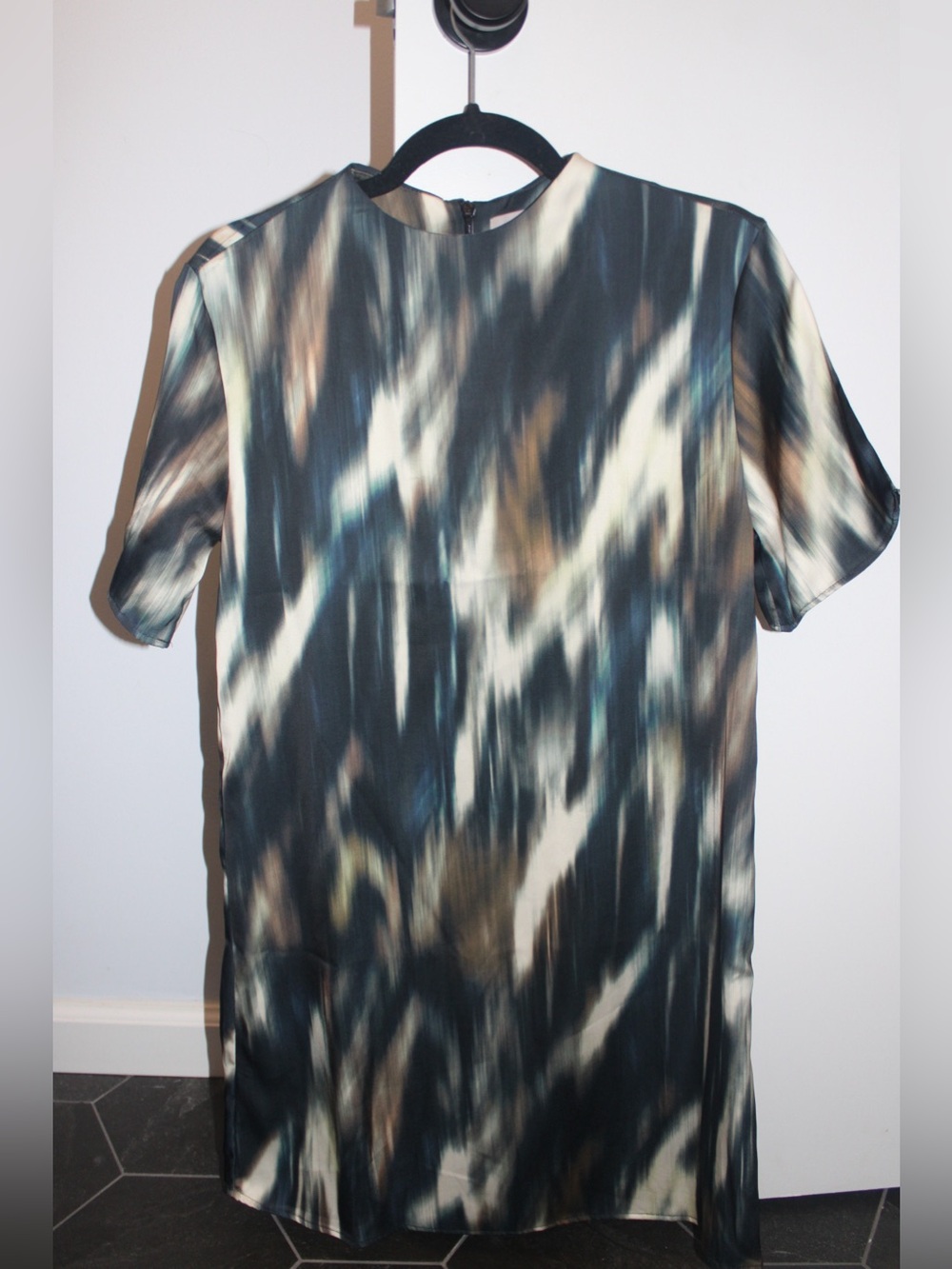 Women’s H&M Abstract Ikat Blur Print Shift T-Shirt Dress Size Small